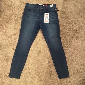 Celebrity Pink Skinny Mid Rise The Rider Jeans NWOT